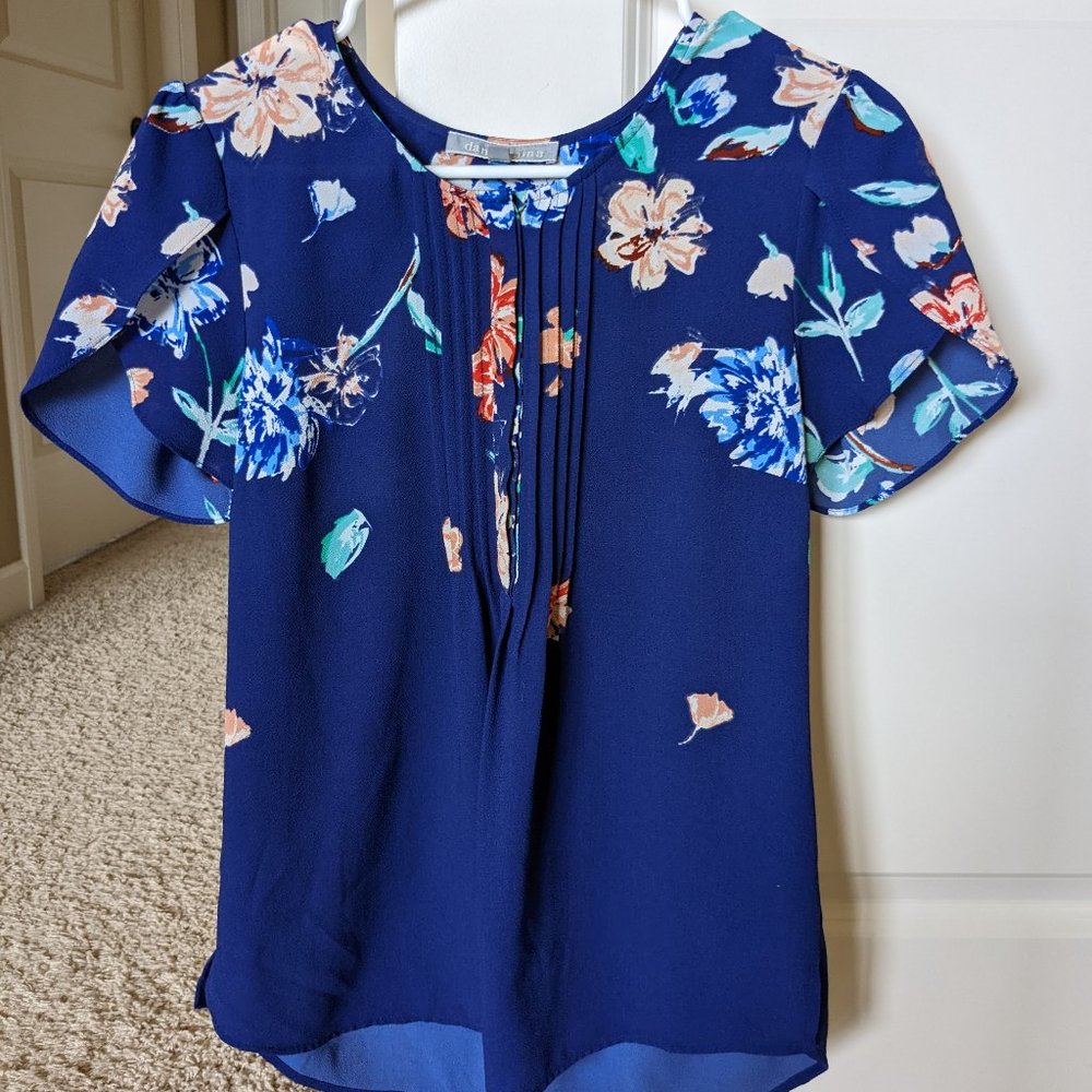 Daniel Rainn Mendelson Tulip Sleeve Blouse